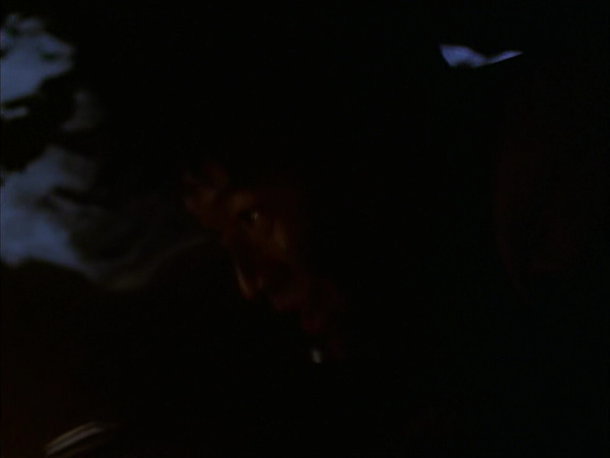 extant_StarTrek_VOY_6x14-Memorial_01789.jpg