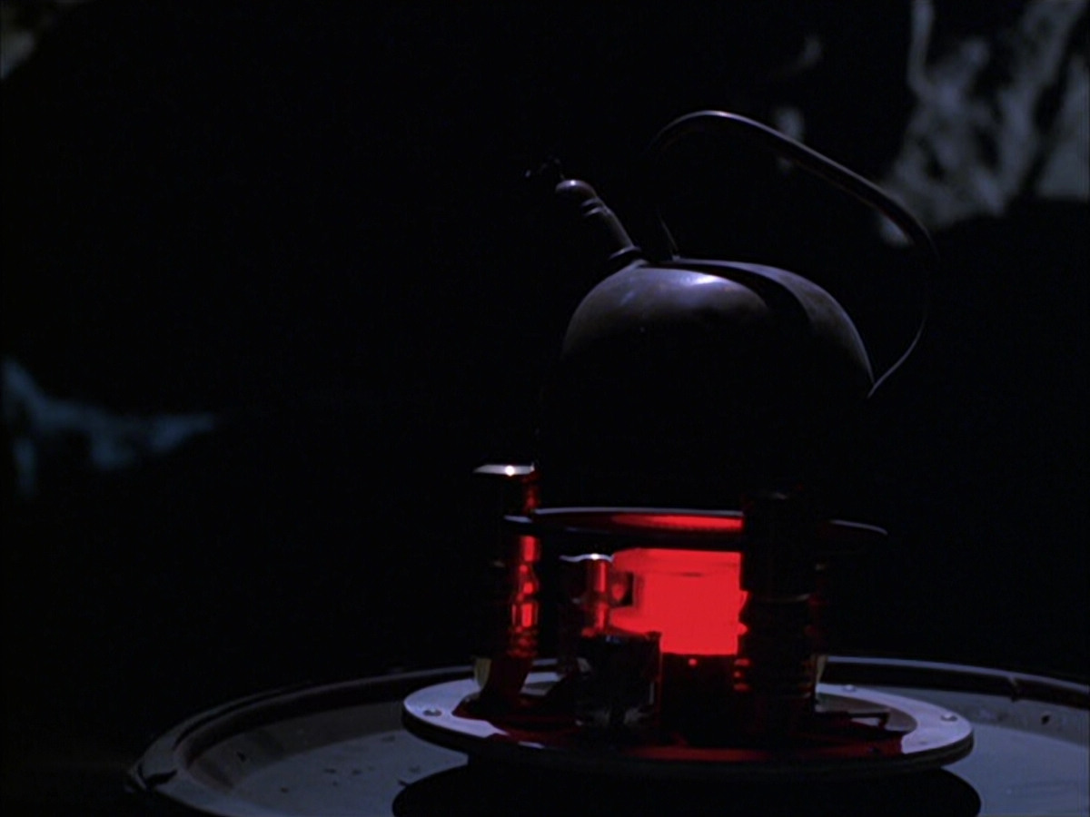 extant_StarTrek_VOY_6x14-Memorial_01805.jpg