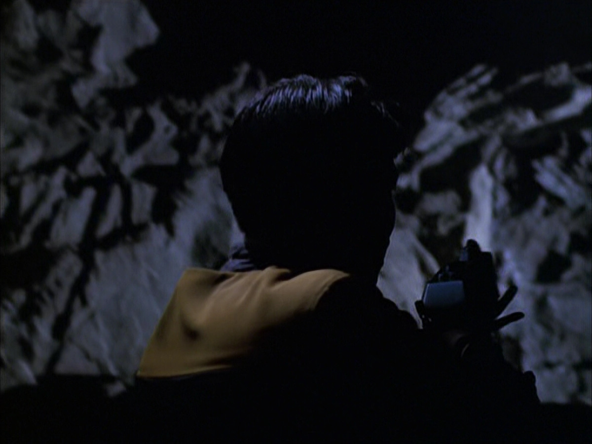 extant_StarTrek_VOY_6x14-Memorial_01832.jpg