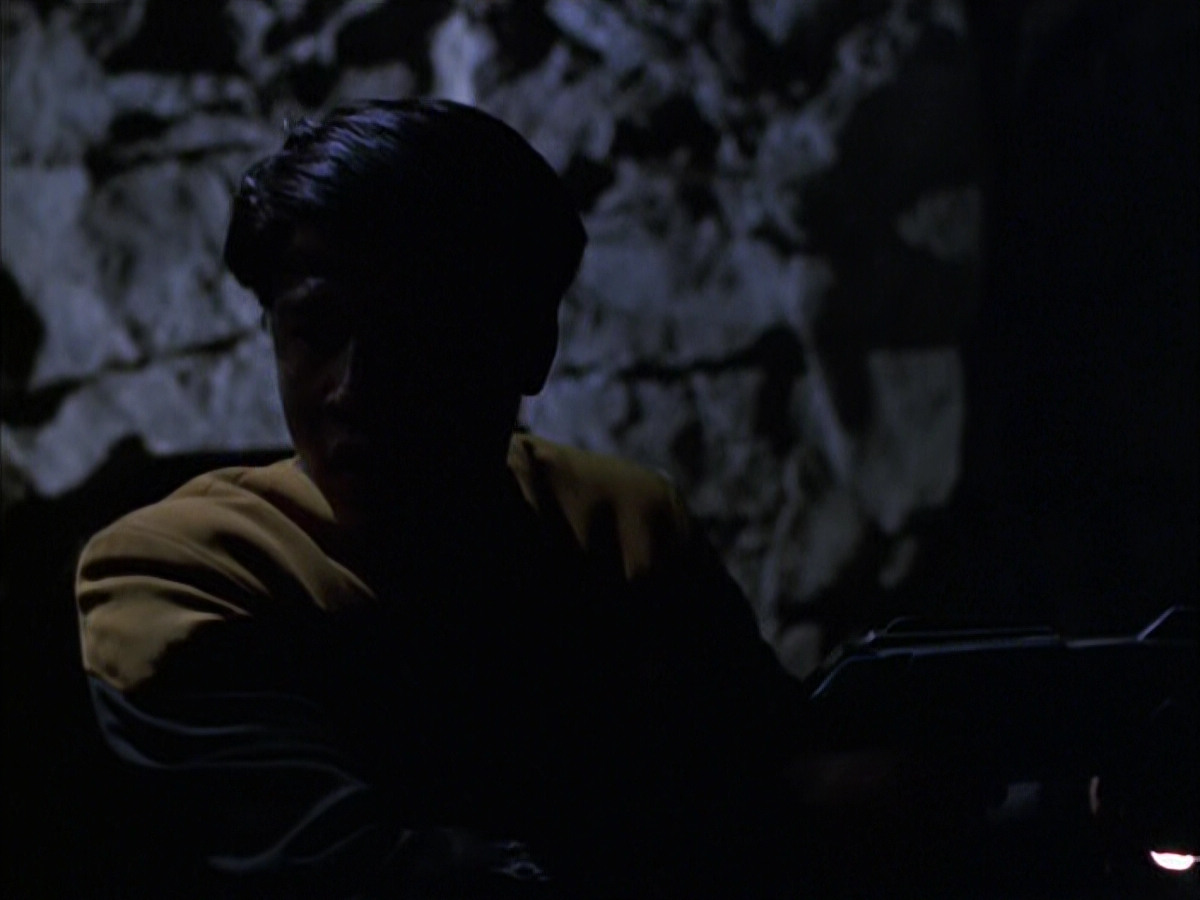 extant_StarTrek_VOY_6x14-Memorial_01835.jpg