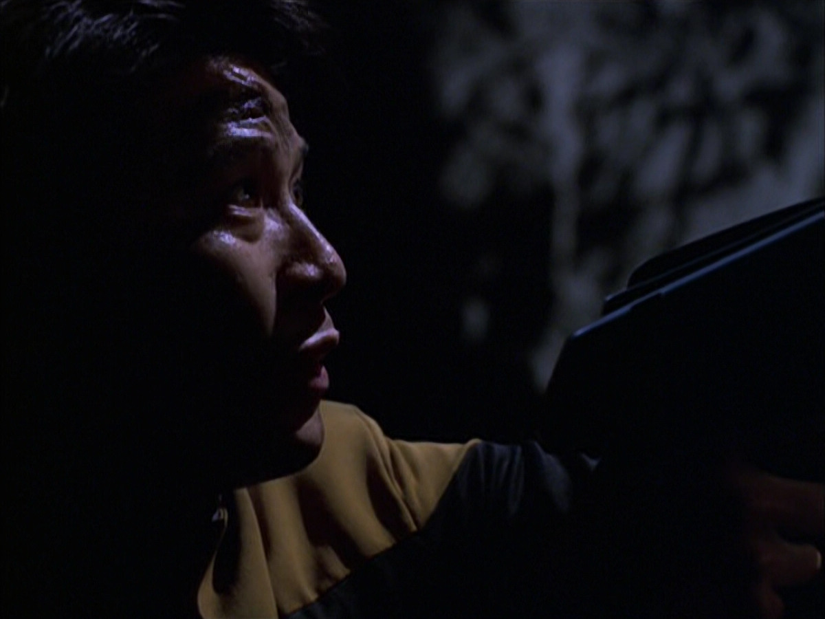 extant_StarTrek_VOY_6x14-Memorial_01871.jpg