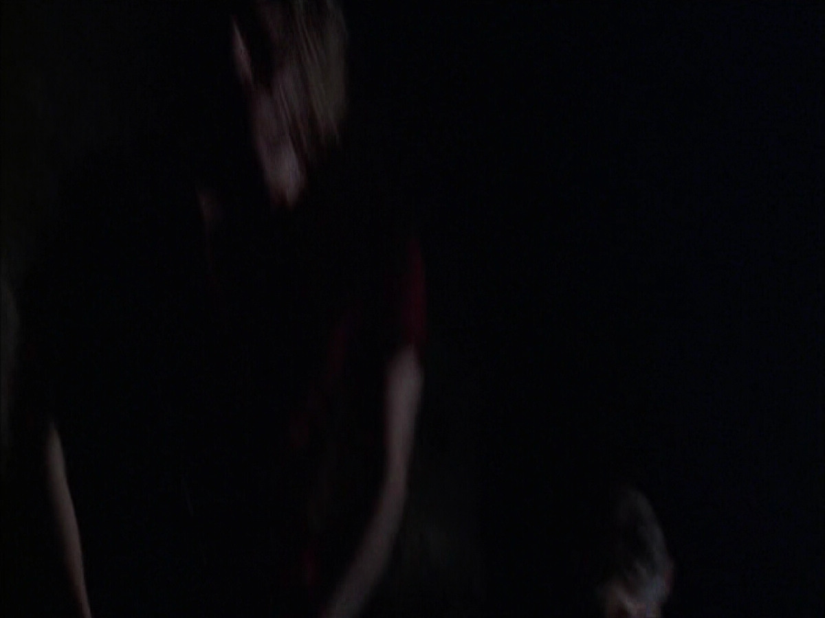 extant_StarTrek_VOY_6x14-Memorial_01894.jpg