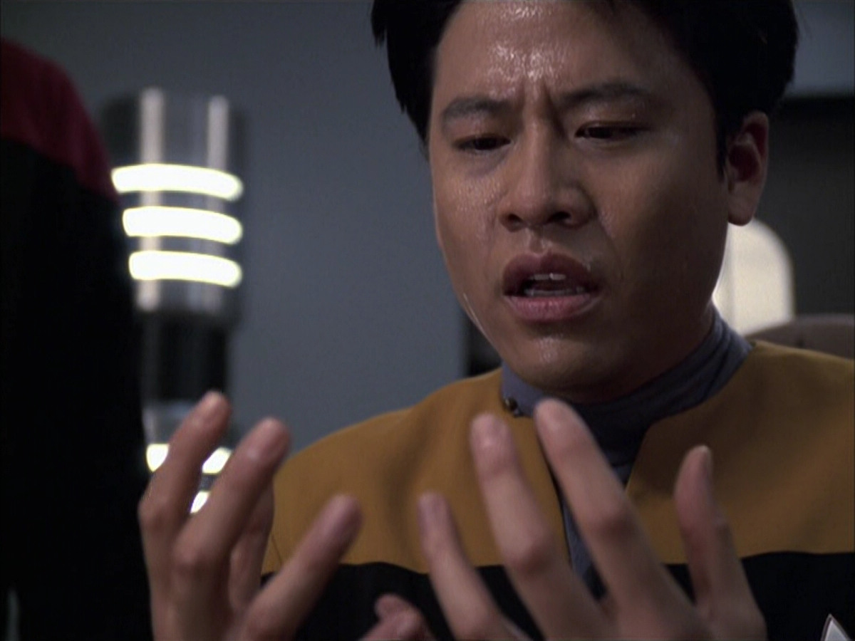 extant_StarTrek_VOY_6x14-Memorial_01899.jpg