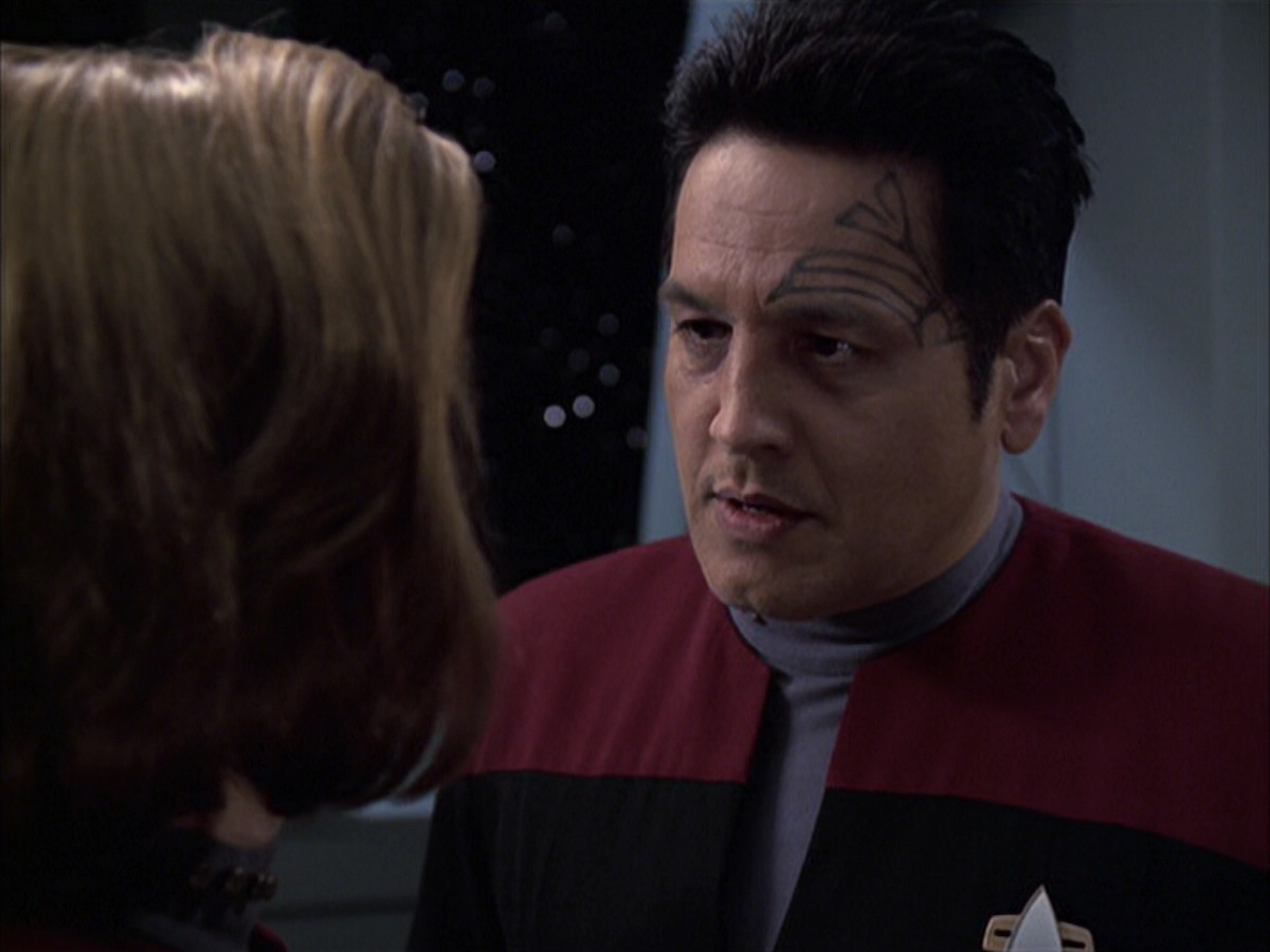 extant_StarTrek_VOY_6x14-Memorial_01923.jpg