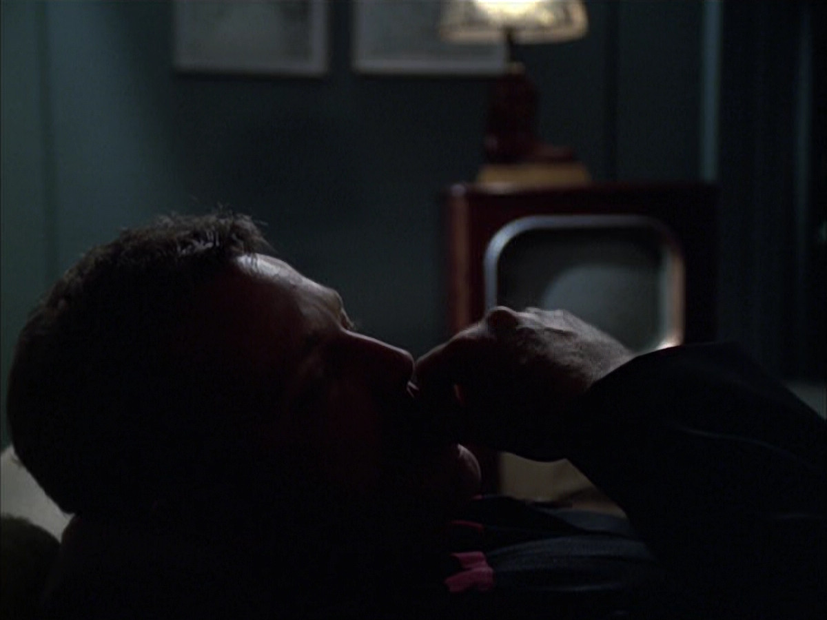extant_StarTrek_VOY_6x14-Memorial_01949.jpg