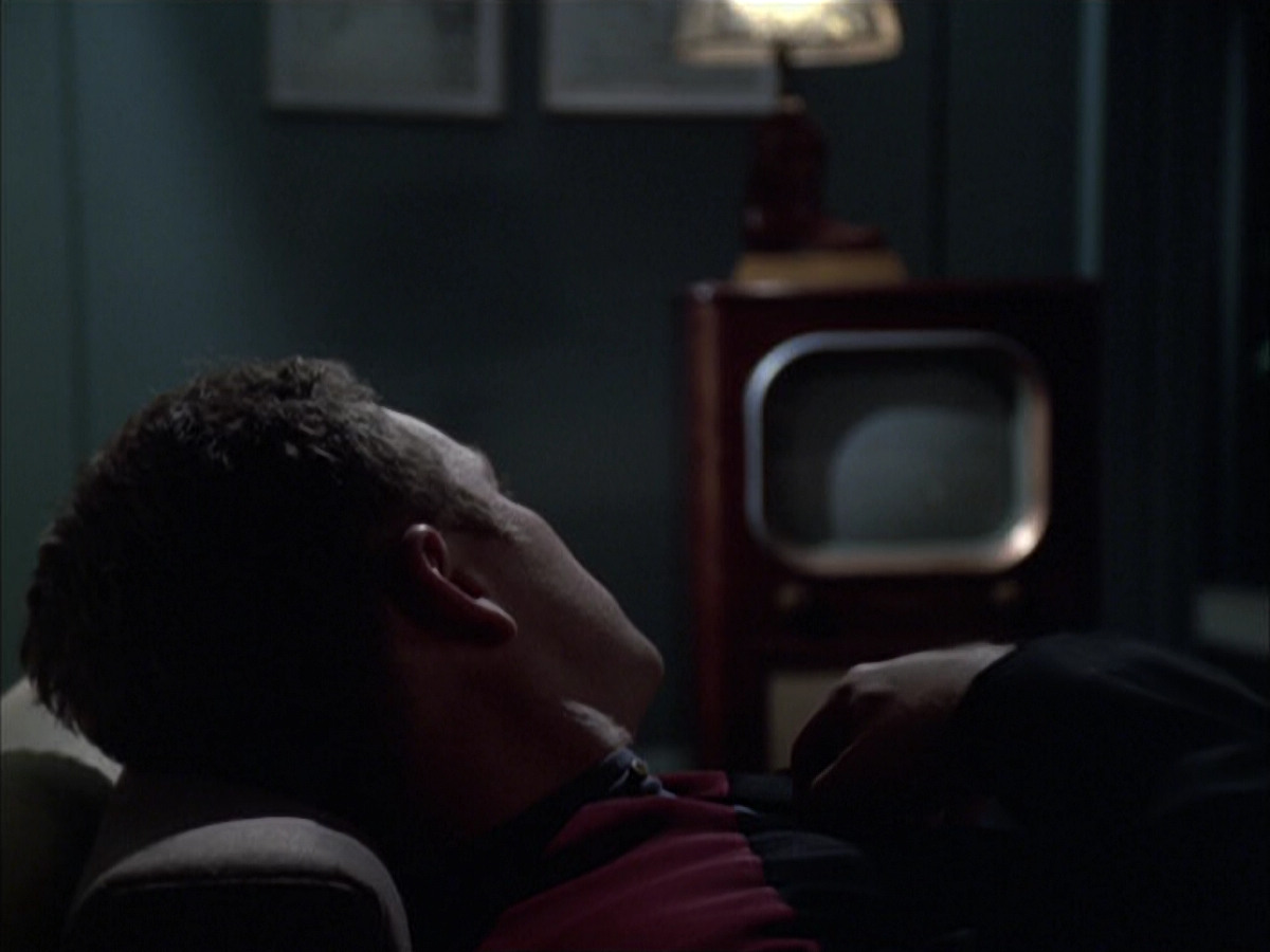 extant_StarTrek_VOY_6x14-Memorial_01951.jpg