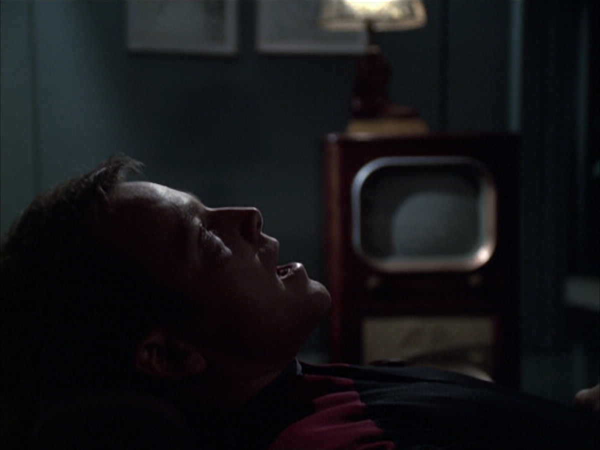 extant_StarTrek_VOY_6x14-Memorial_01956.jpg