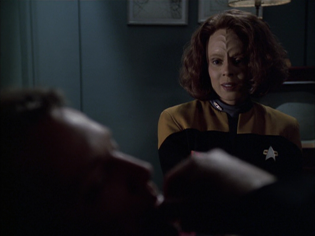 extant_StarTrek_VOY_6x14-Memorial_01985.jpg