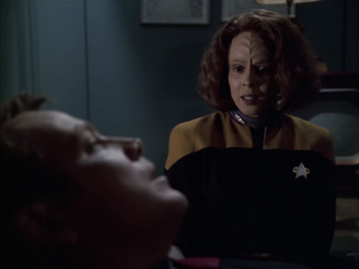 extant_StarTrek_VOY_6x14-Memorial_02007.jpg