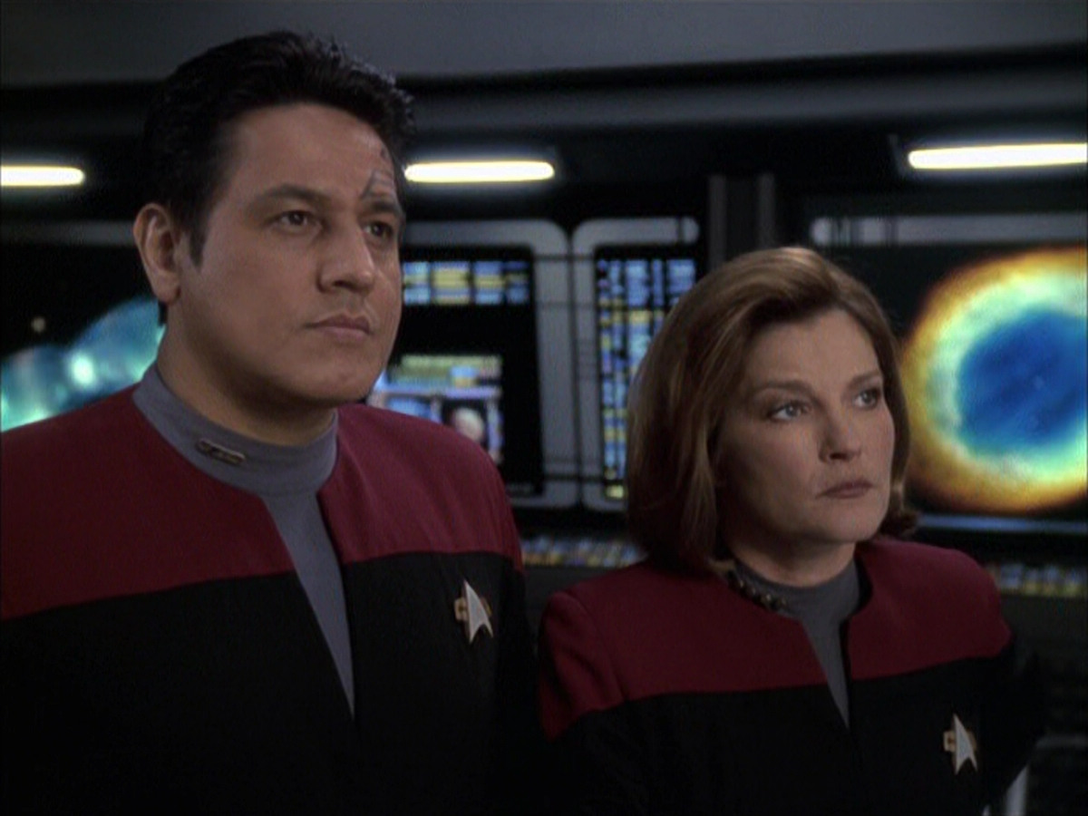extant_StarTrek_VOY_6x14-Memorial_02123.jpg