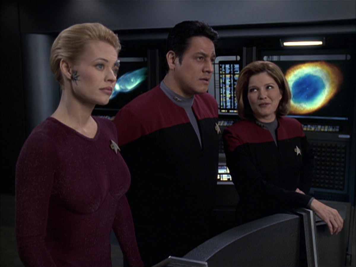 extant_StarTrek_VOY_6x14-Memorial_02147.jpg