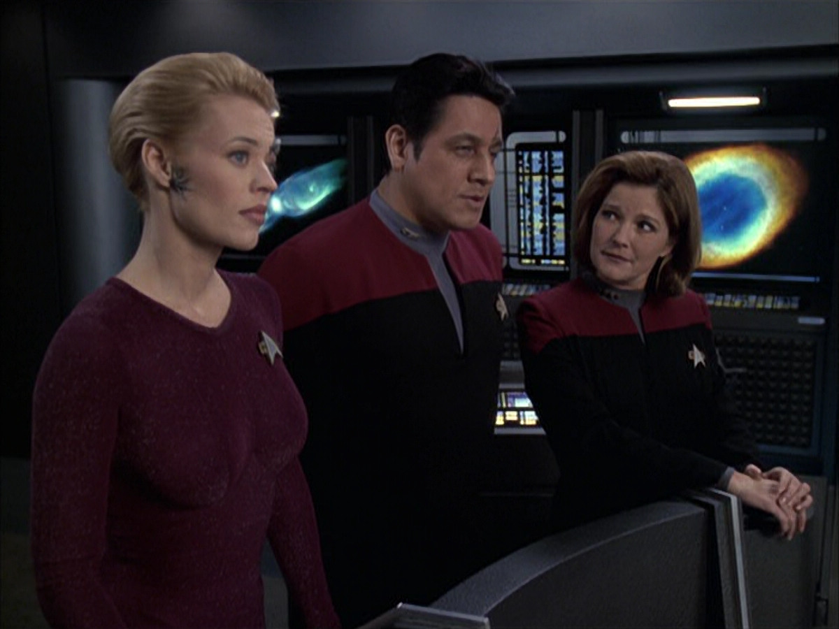 extant_StarTrek_VOY_6x14-Memorial_02158.jpg