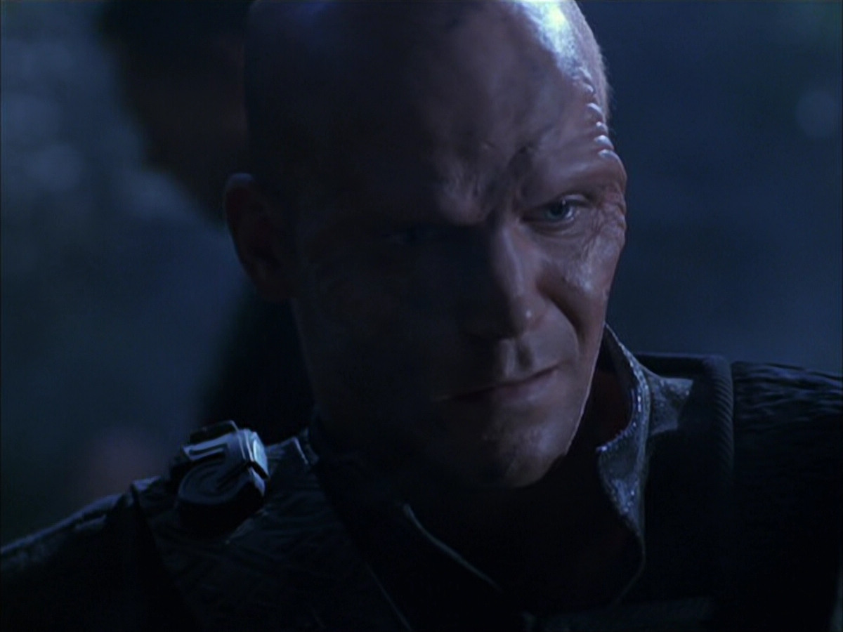 extant_StarTrek_VOY_6x14-Memorial_02222.jpg