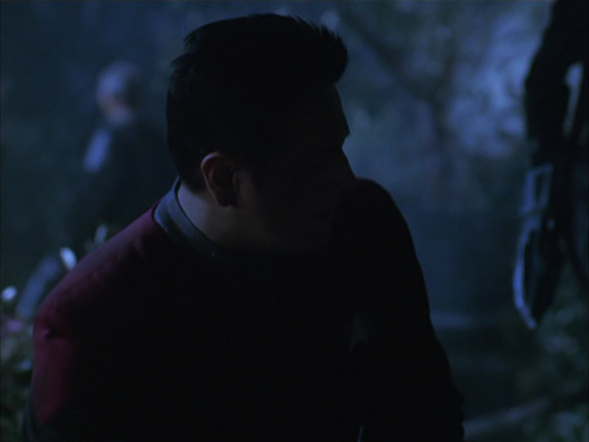 extant_StarTrek_VOY_6x14-Memorial_02228.jpg