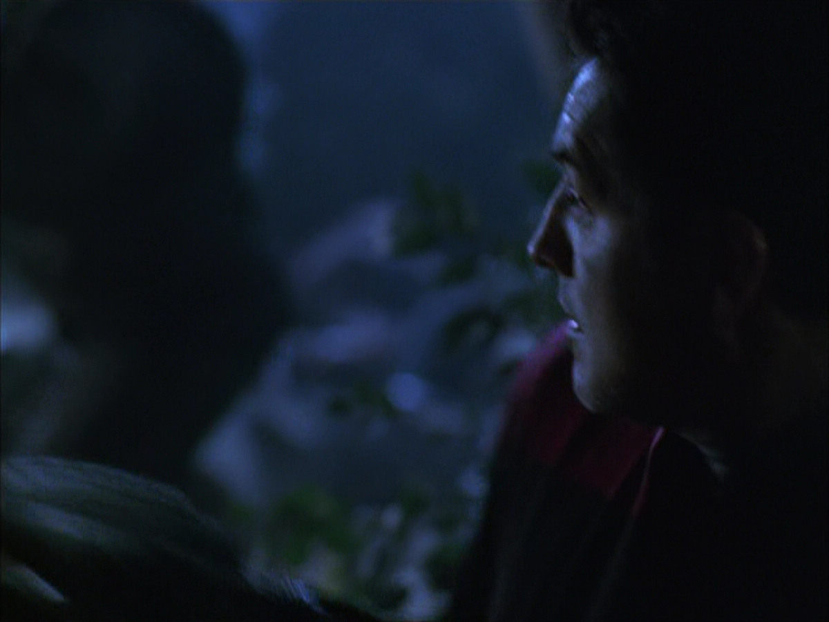 extant_StarTrek_VOY_6x14-Memorial_02234.jpg