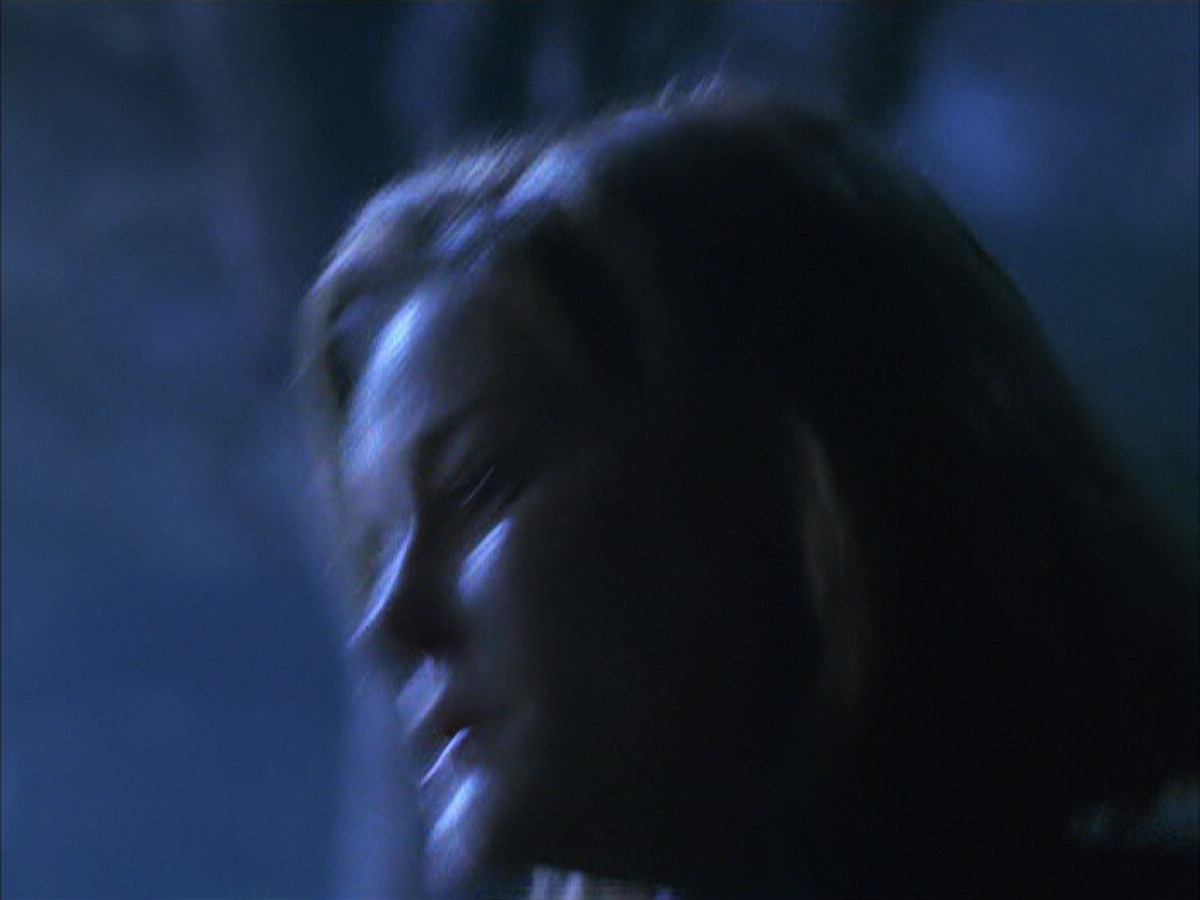 extant_StarTrek_VOY_6x14-Memorial_02240.jpg