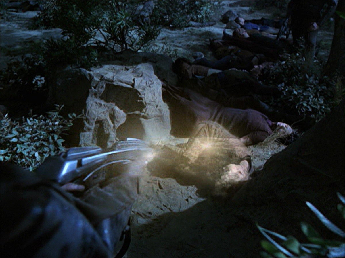 extant_StarTrek_VOY_6x14-Memorial_02242.jpg