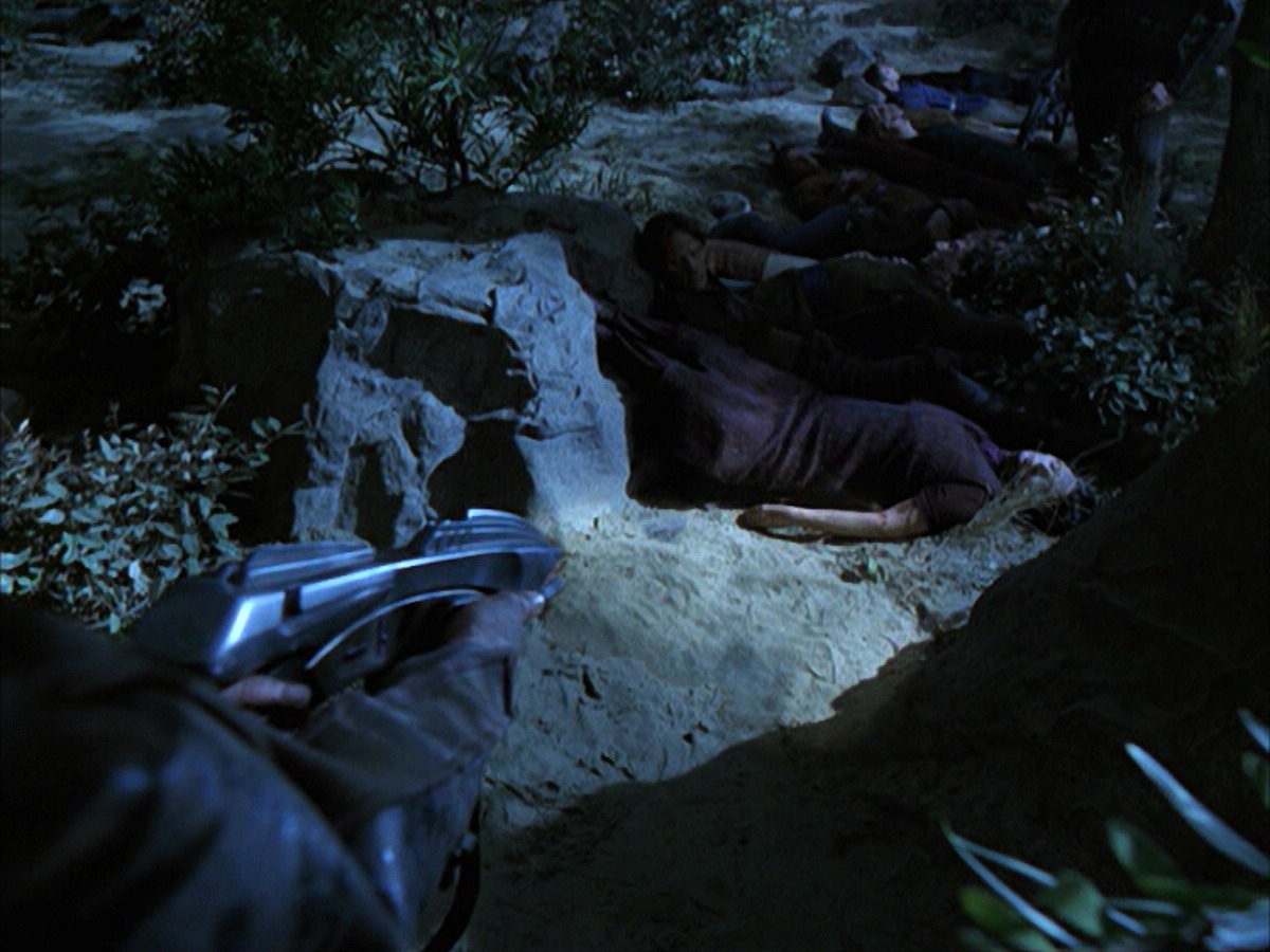 extant_StarTrek_VOY_6x14-Memorial_02243.jpg