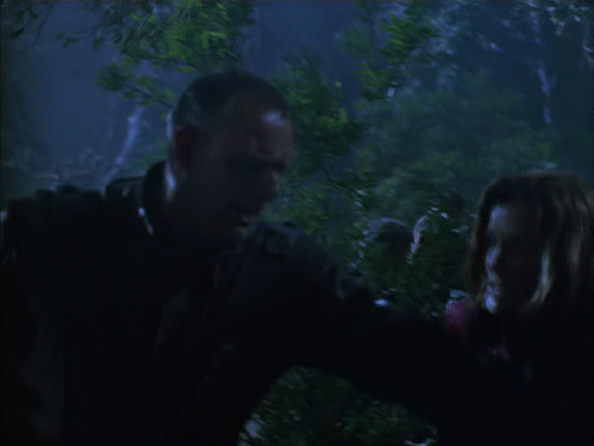 extant_StarTrek_VOY_6x14-Memorial_02246.jpg