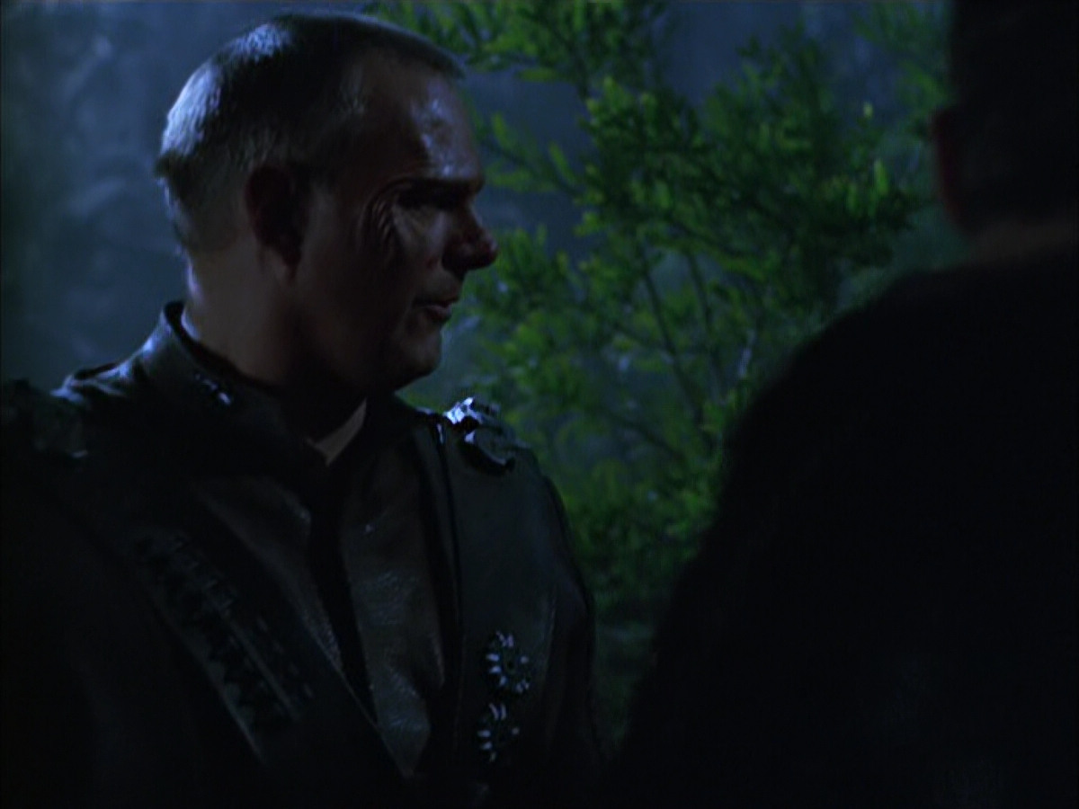 extant_StarTrek_VOY_6x14-Memorial_02249.jpg