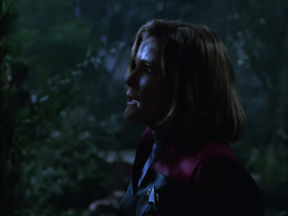extant_StarTrek_VOY_6x14-Memorial_02251.jpg