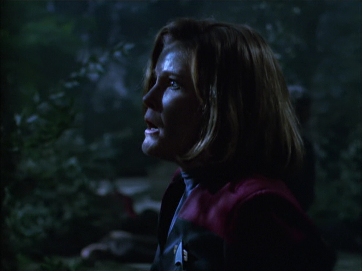extant_StarTrek_VOY_6x14-Memorial_02252.jpg