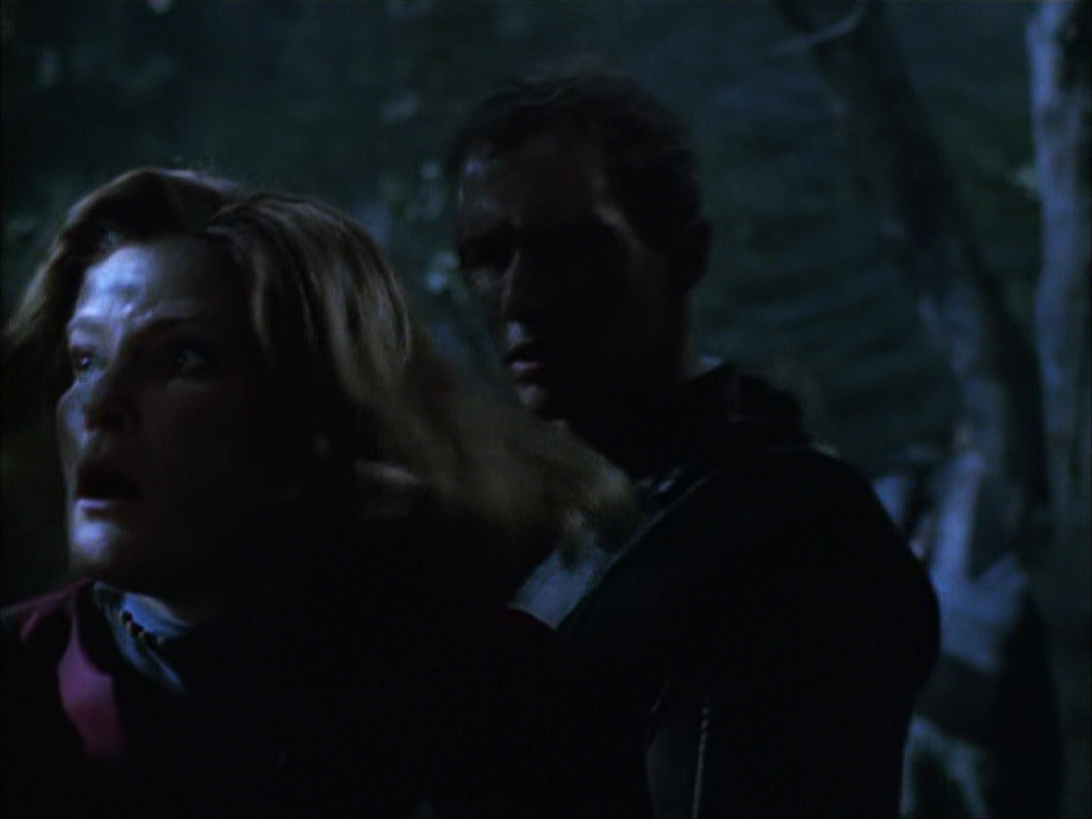 extant_StarTrek_VOY_6x14-Memorial_02255.jpg