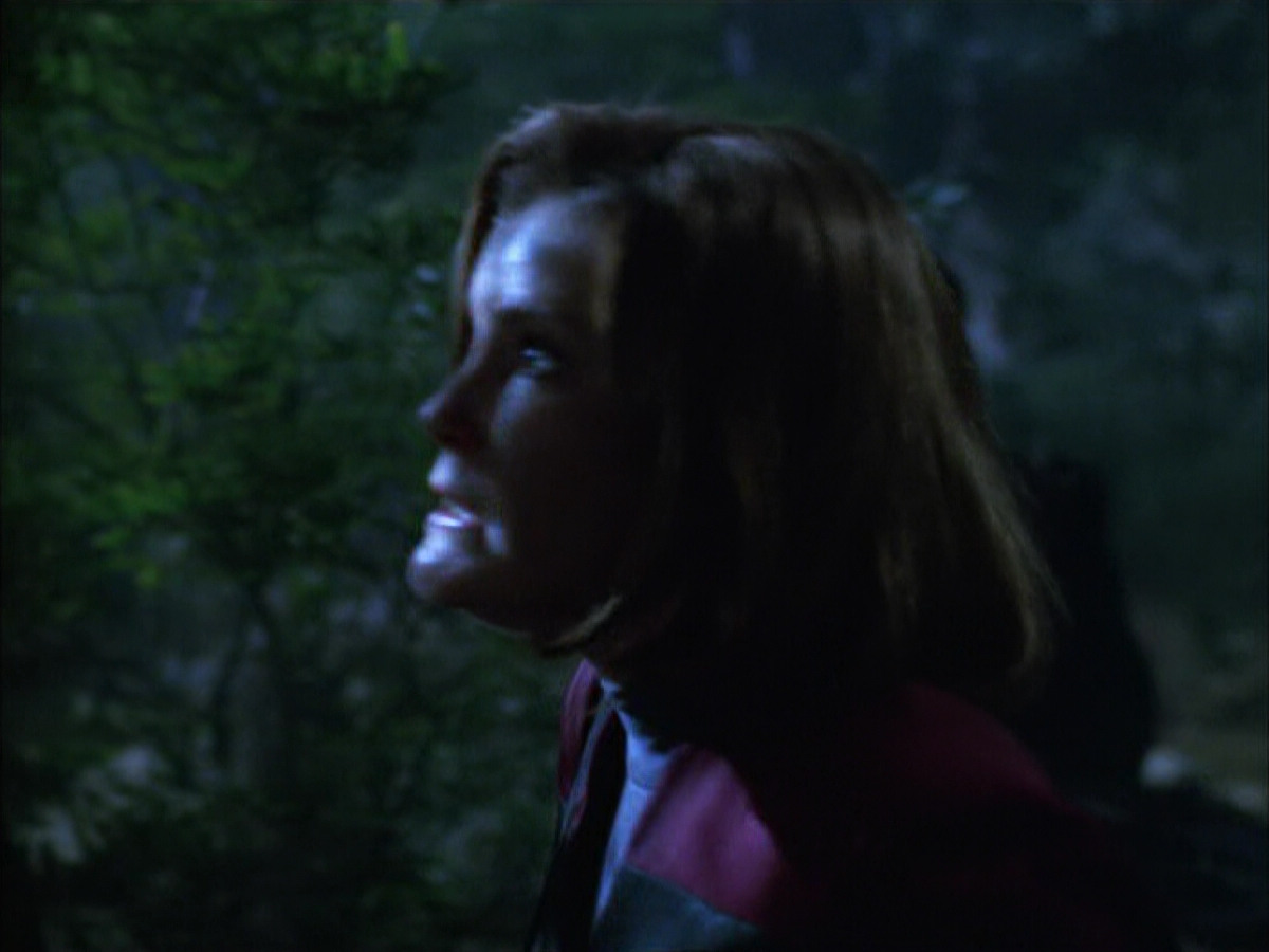 extant_StarTrek_VOY_6x14-Memorial_02273.jpg