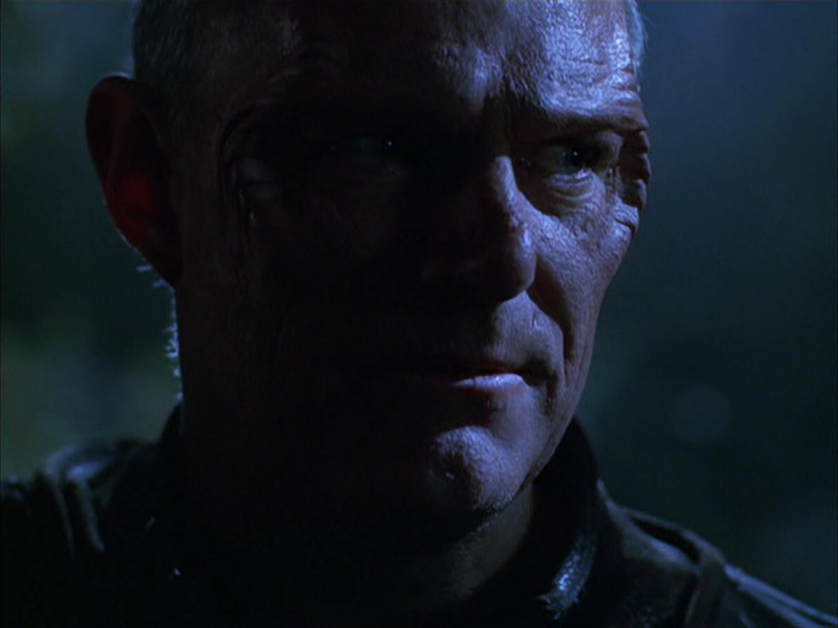 extant_StarTrek_VOY_6x14-Memorial_02286.jpg