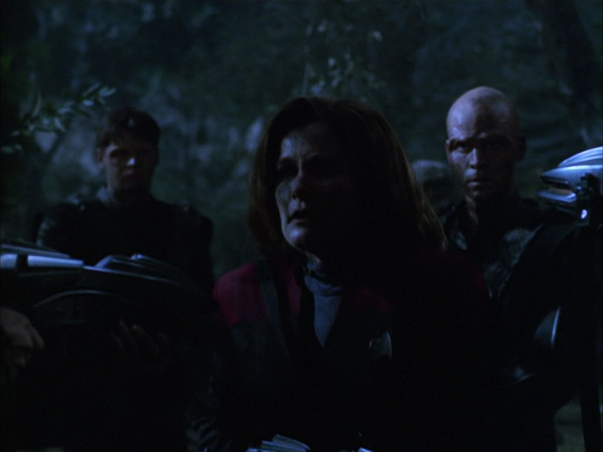 extant_StarTrek_VOY_6x14-Memorial_02294.jpg