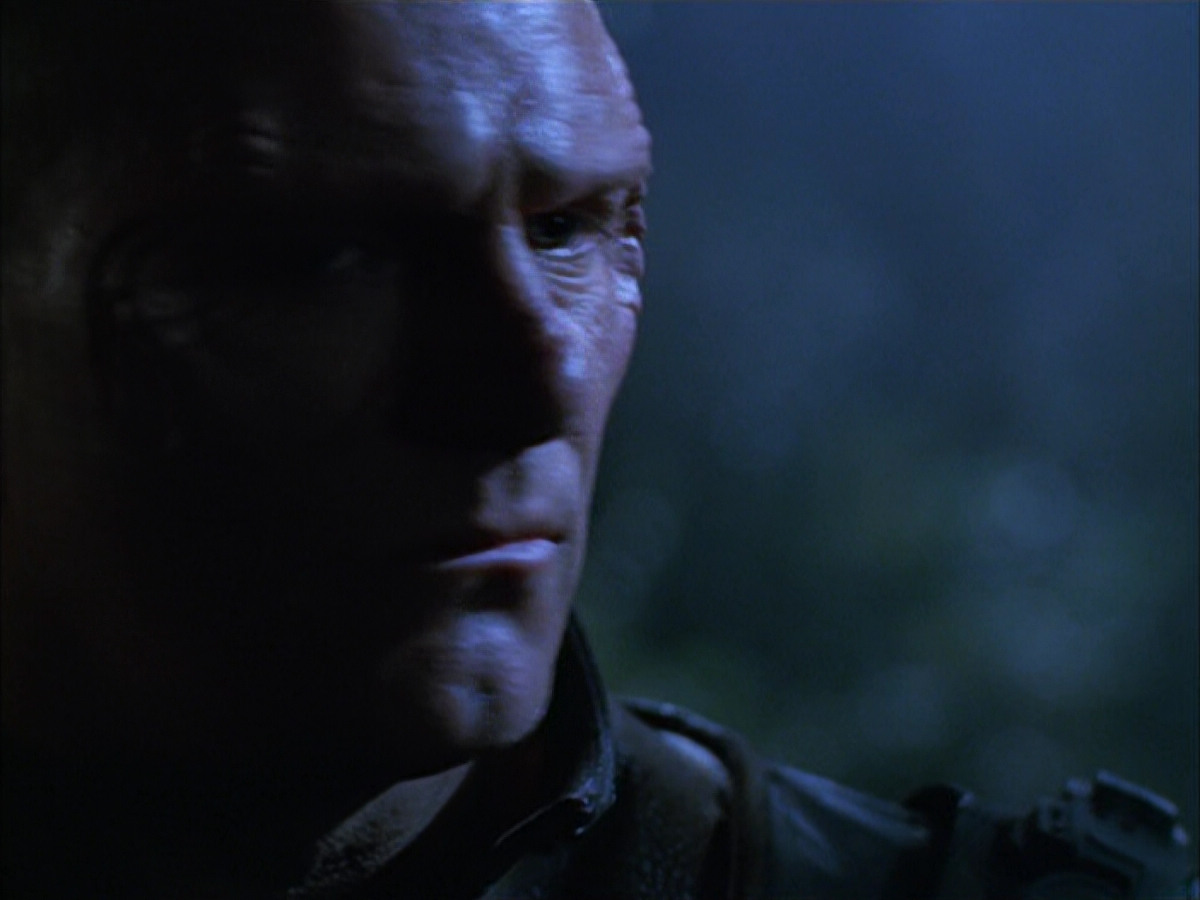 extant_StarTrek_VOY_6x14-Memorial_02302.jpg