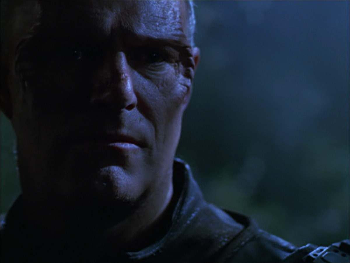 extant_StarTrek_VOY_6x14-Memorial_02304.jpg
