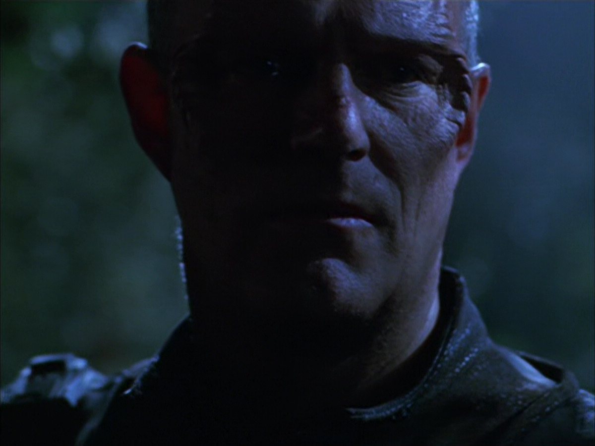 extant_StarTrek_VOY_6x14-Memorial_02305.jpg
