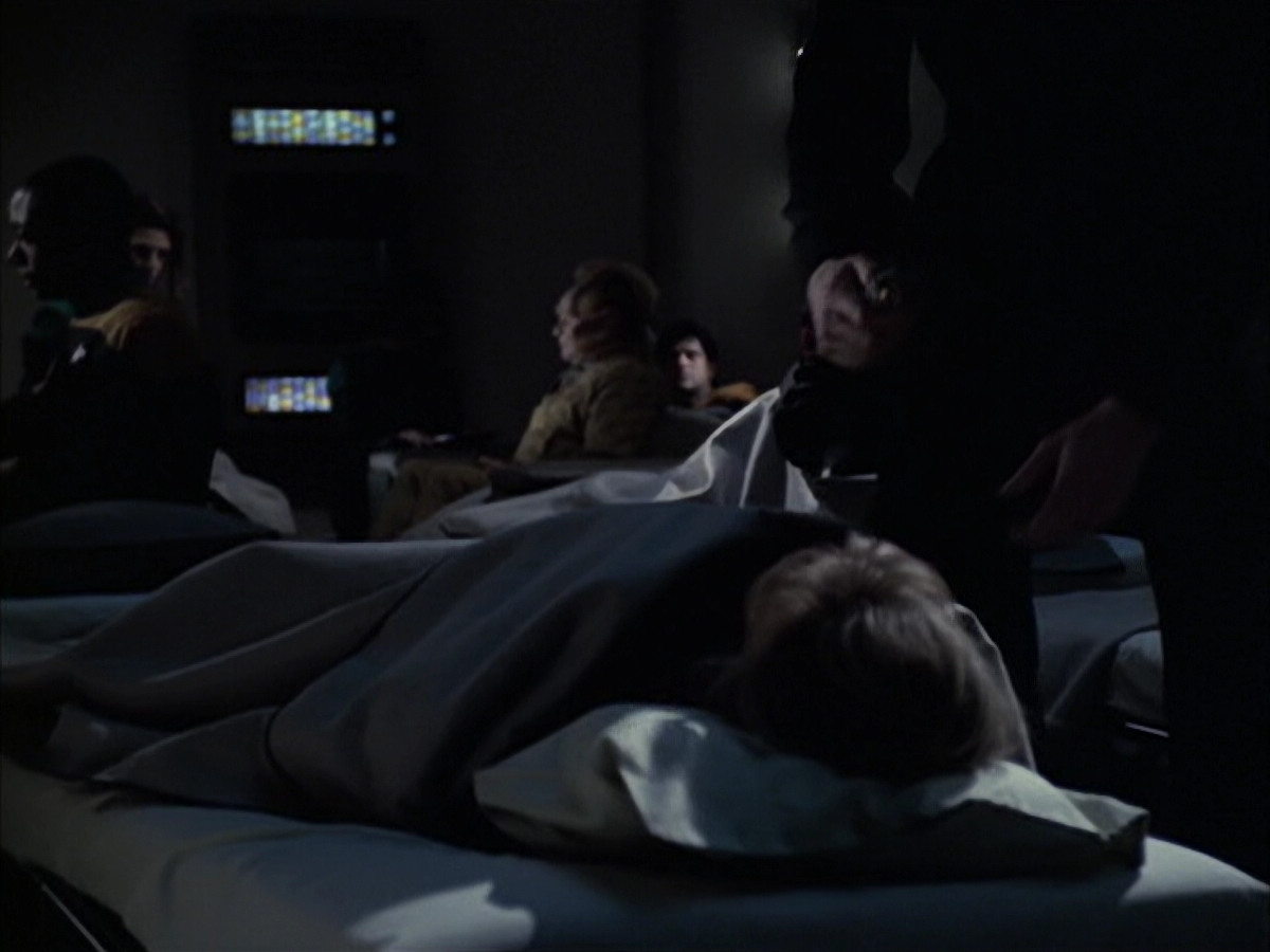 extant_StarTrek_VOY_6x14-Memorial_02359.jpg