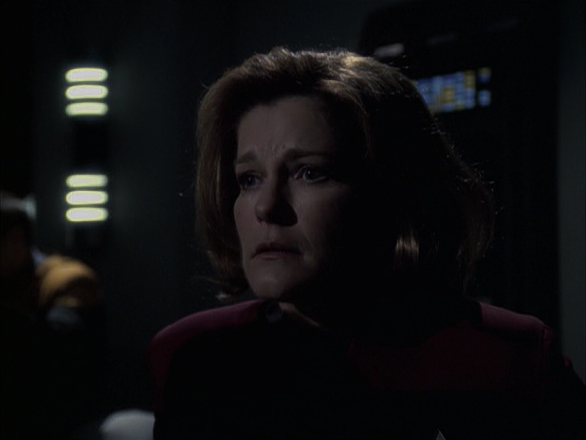 extant_StarTrek_VOY_6x14-Memorial_02376.jpg