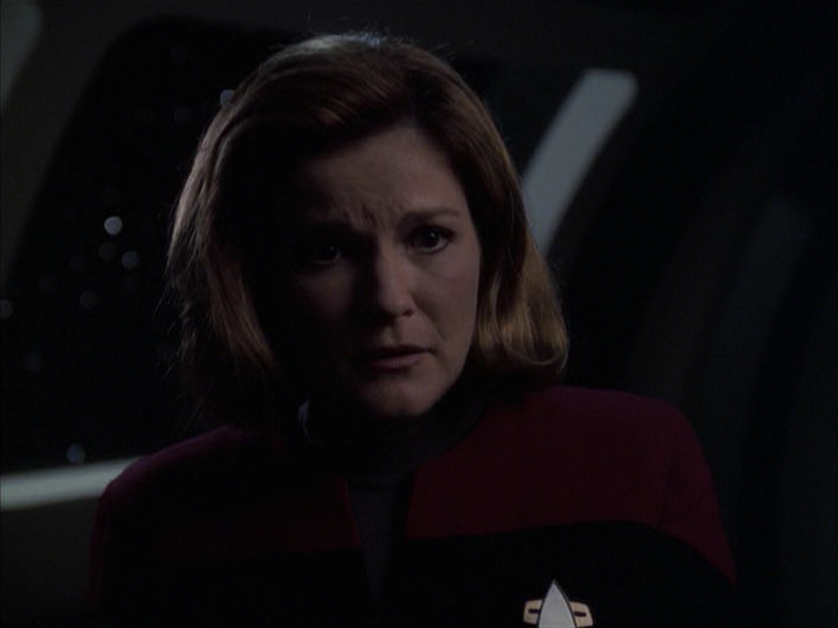 extant_StarTrek_VOY_6x14-Memorial_02427.jpg