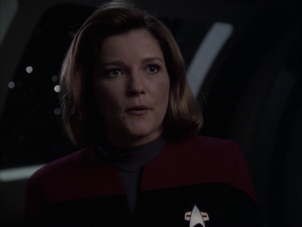 extant_StarTrek_VOY_6x14-Memorial_02444.jpg