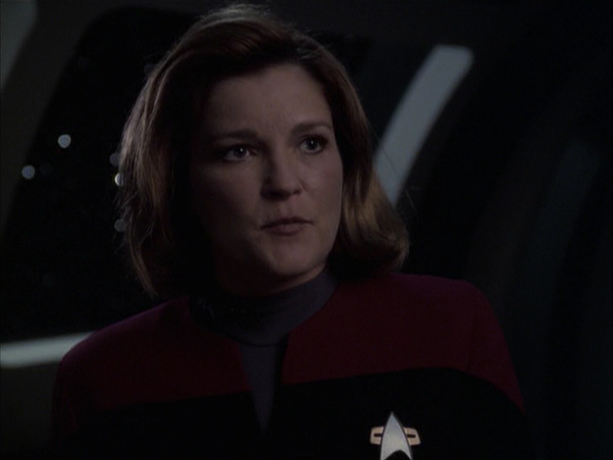 extant_StarTrek_VOY_6x14-Memorial_02447.jpg