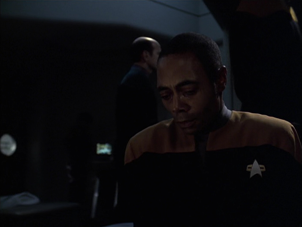 extant_StarTrek_VOY_6x14-Memorial_02501.jpg