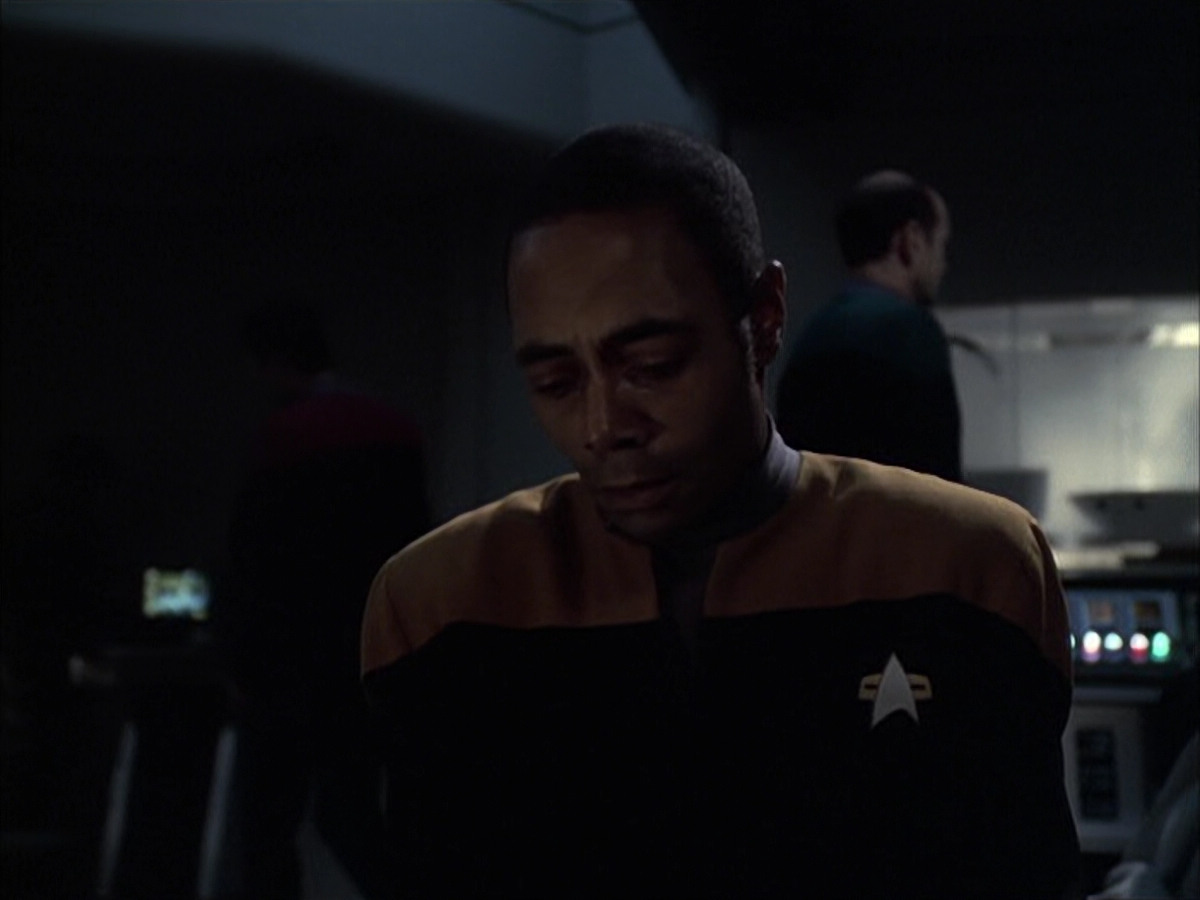 extant_StarTrek_VOY_6x14-Memorial_02503.jpg