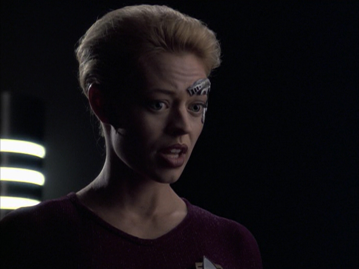 extant_StarTrek_VOY_6x14-Memorial_02562.jpg