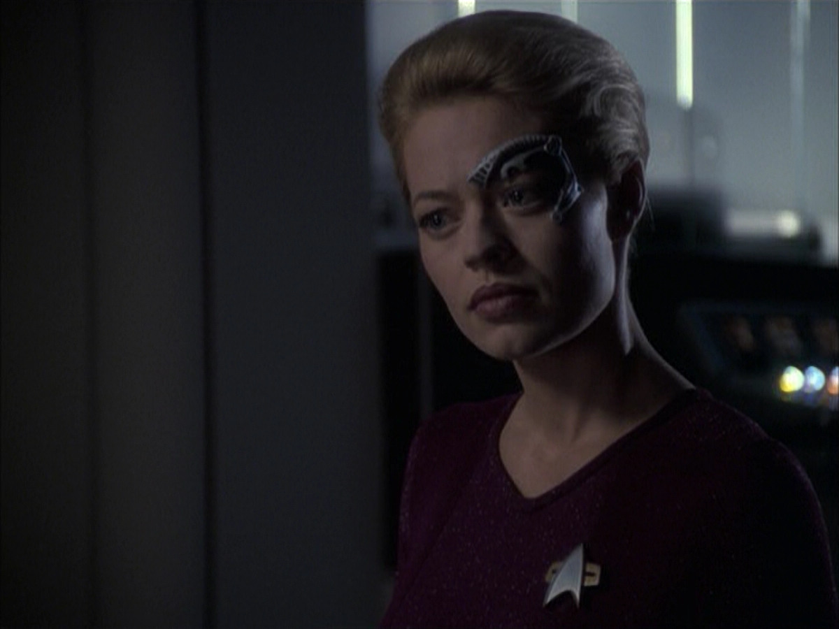 extant_StarTrek_VOY_6x14-Memorial_02646.jpg
