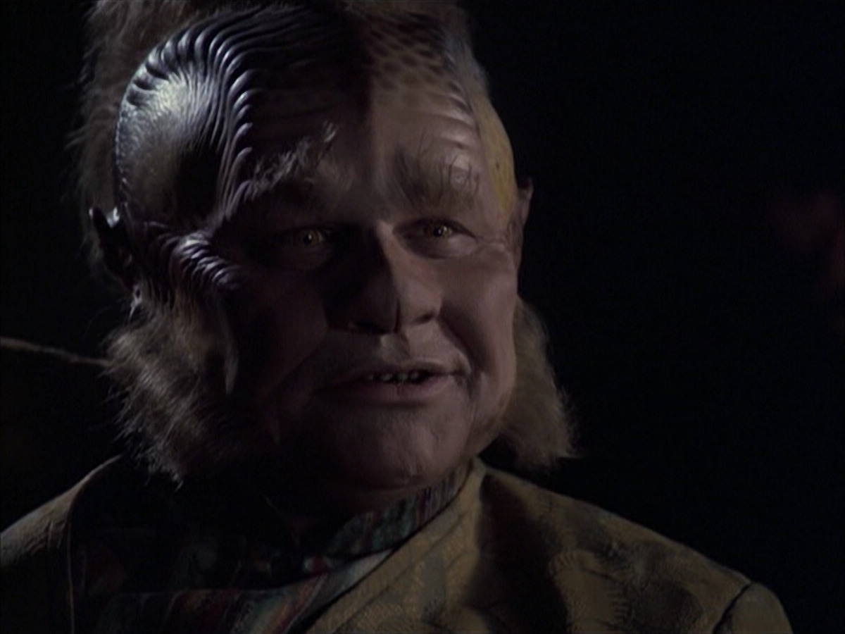 extant_StarTrek_VOY_6x14-Memorial_02651.jpg