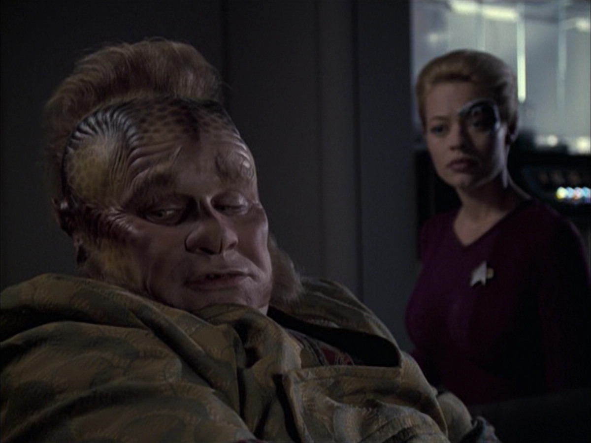 extant_StarTrek_VOY_6x14-Memorial_02687.jpg