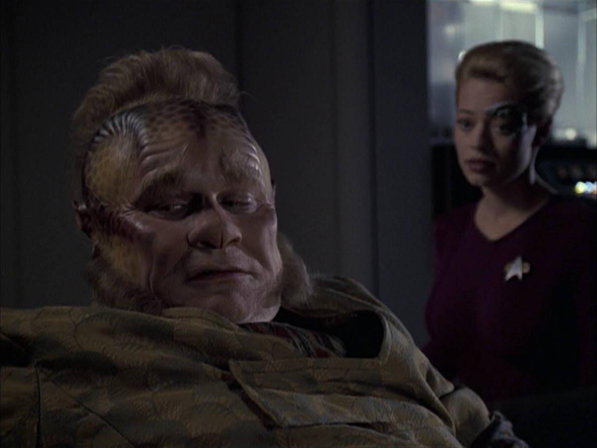 extant_StarTrek_VOY_6x14-Memorial_02703.jpg