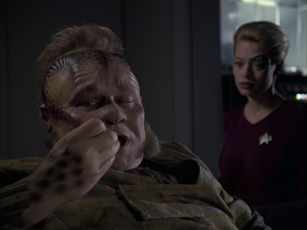 extant_StarTrek_VOY_6x14-Memorial_02704.jpg
