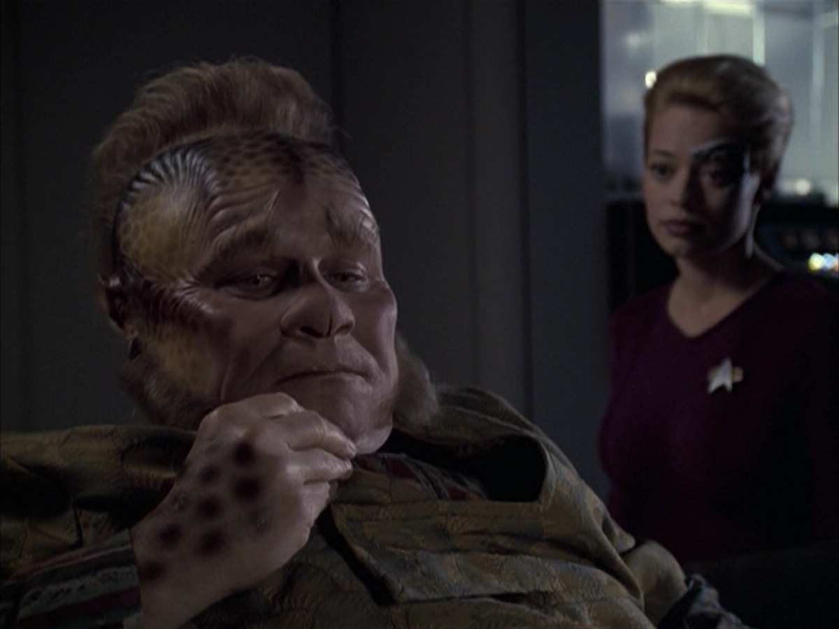 extant_StarTrek_VOY_6x14-Memorial_02707.jpg