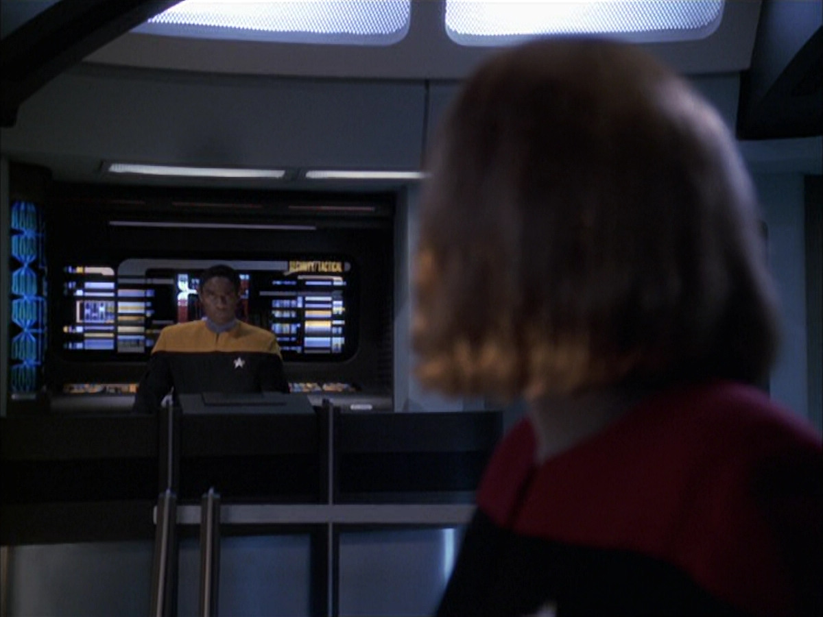 extant_StarTrek_VOY_6x14-Memorial_02777.jpg