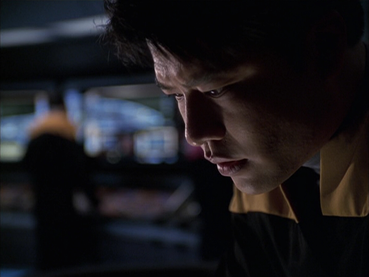 extant_StarTrek_VOY_6x14-Memorial_02800.jpg
