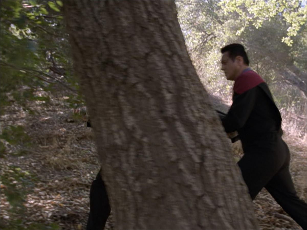extant_StarTrek_VOY_6x14-Memorial_03017.jpg